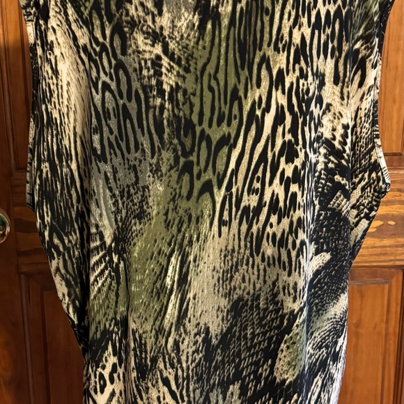Dressbarn women’s 22/24 sleeveless animal print top with layers. Pre-owned. EUC - Picture 4 of 5